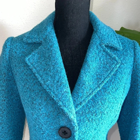 CAbi Women’s Blazer Boucle Charming Wool
Blend Turquoise Black Size 4 - Picture 3 of 16